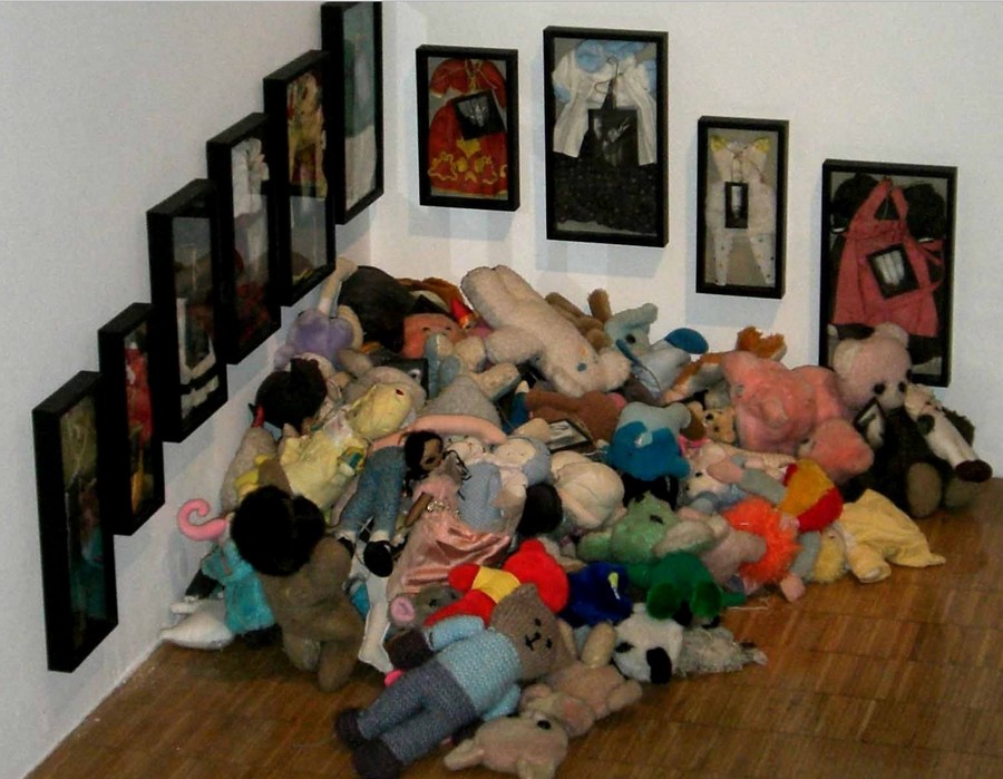 RÃ©sultat de recherche d'images pour "Histoire de petites effigies, 1990"
