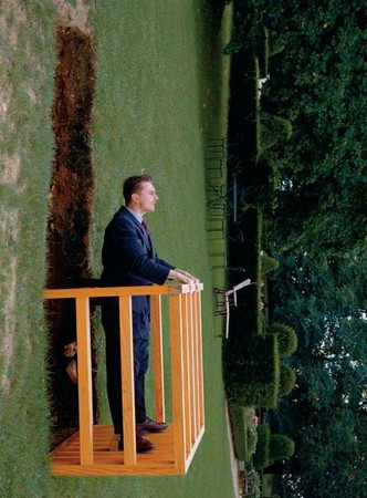 Philippe Ramette Balcon n°1 château de Bionnay 1997