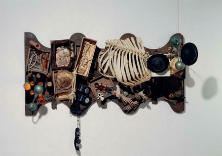 Daniel Spoerri Odalisque en morceaux 1990