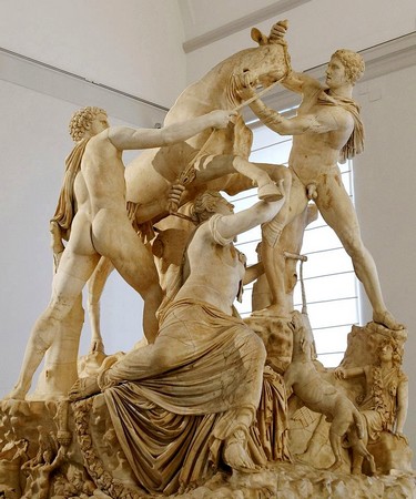 Supplice de Dircé Le taureau Farnèse groupe sculpté grec du 2e siècle