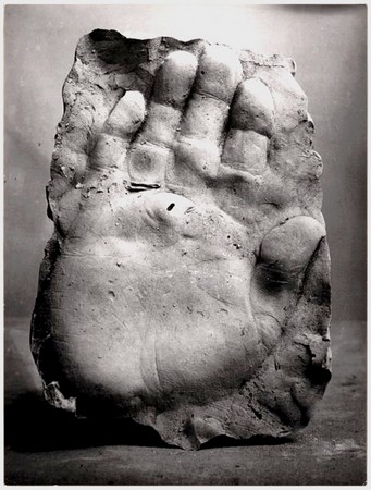 Moulage en plâtre de la main de Picasso, 1937